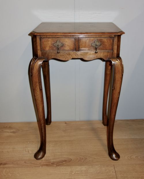 SMALL WALNUT SIDE TABLE WITH DRAWER - ADDITIONAL PHOTO 4
