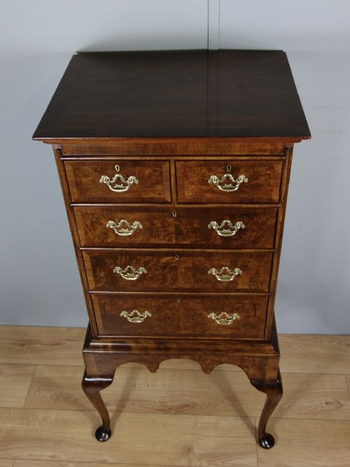 WALNUT CHEST OF DRAWERS ON STAND - ADDITIONAL PHOTO 3