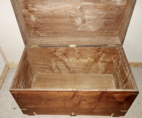 LARGE VICTORIAN TEAK TRUNK - ADDITIONAL PHOTO 3