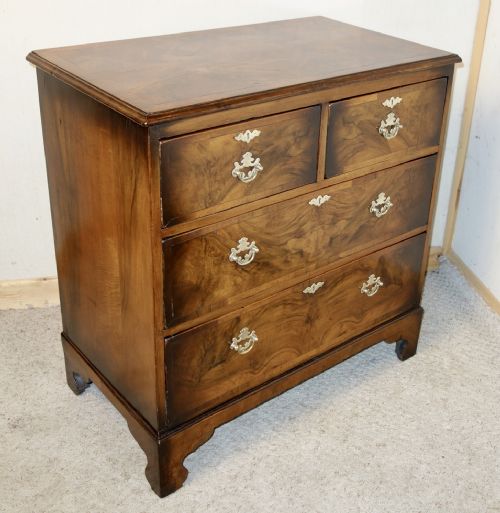 EDWARDIAN FIGURED WALNUT CHEST OF DRAWERS - ADDITIONAL PHOTO 3
