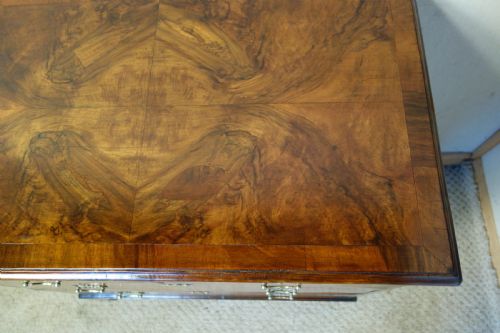 EDWARDIAN FIGURED WALNUT CHEST OF DRAWERS - ADDITIONAL PHOTO 4