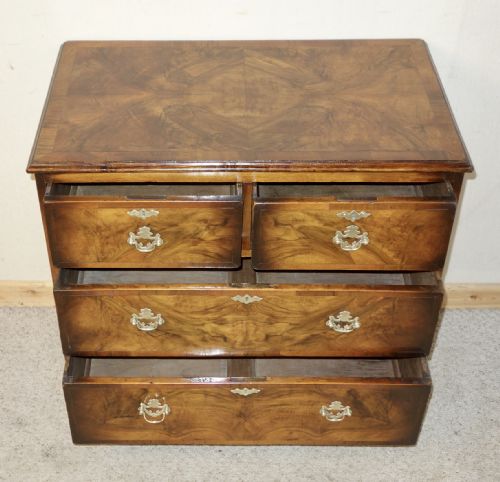 EDWARDIAN FIGURED WALNUT CHEST OF DRAWERS - ADDITIONAL PHOTO 5