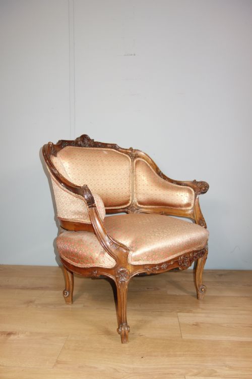 PAIR OF CARVED FAUTEUIL CHAIRS - ADDITIONAL PHOTO 4