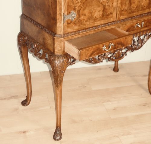 FIGURED WALNUT COCKTAIL CABINET - ADDITIONAL PHOTO 4