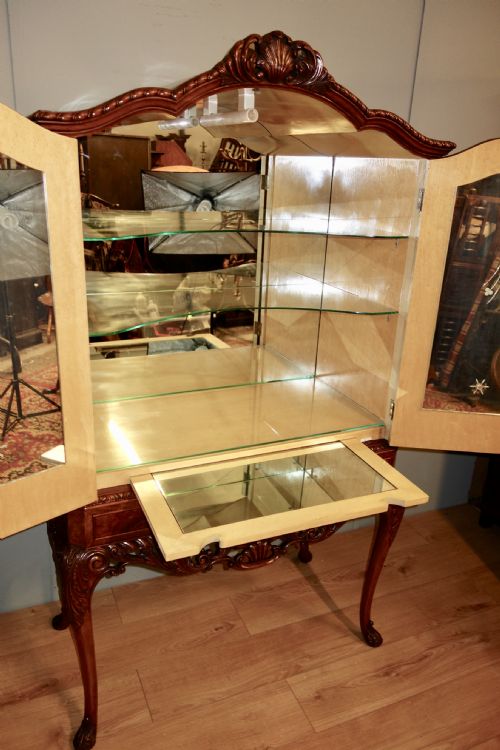 FIGURED WALNUT COCKTAIL CABINET - ADDITIONAL PHOTO 6