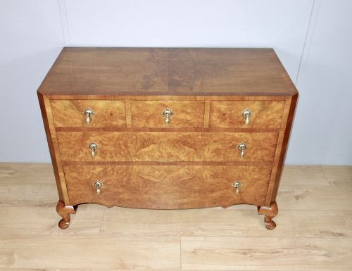 FIGURED WALNUT CHEST OF DRAWERS - ADDITIONAL PHOTO 2