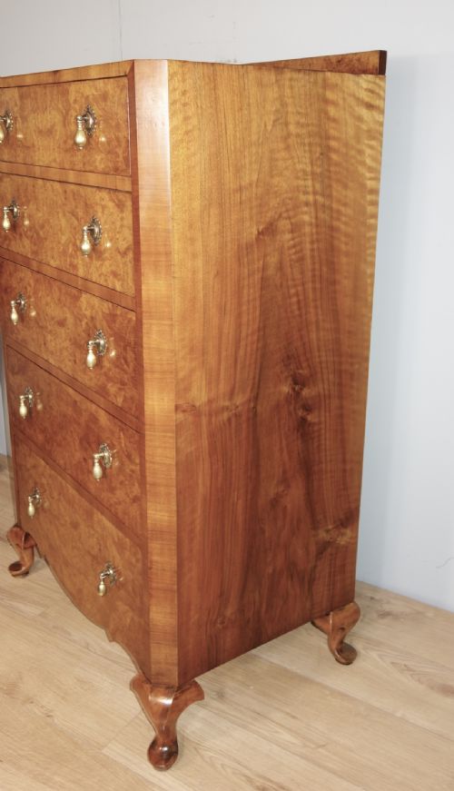 TALL FIGURED WALNUT CHEST OF DRAWERS - ADDITIONAL PHOTO 6