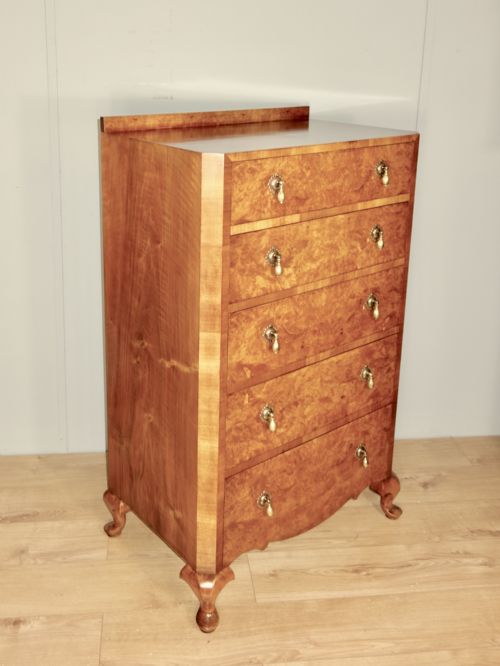 TALL FIGURED WALNUT CHEST OF DRAWERS - ADDITIONAL PHOTO 7