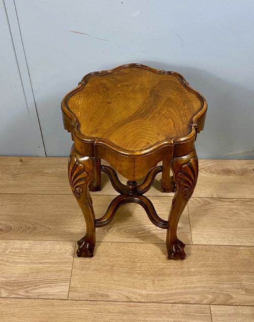 SMALL OCCASIONAL WALNUT TABLE BY DRUCE CO OF LONDON - ADDITIONAL PHOTO 3