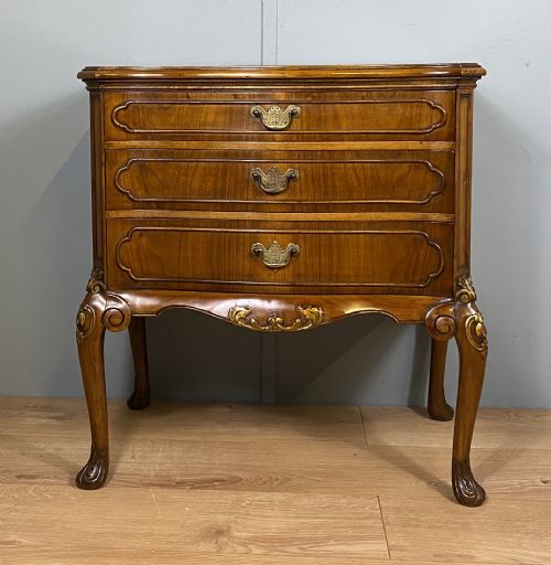SHAPED WALNUT THREE DRAWER TABLE WARING GILLOW - ADDITIONAL PHOTO 1