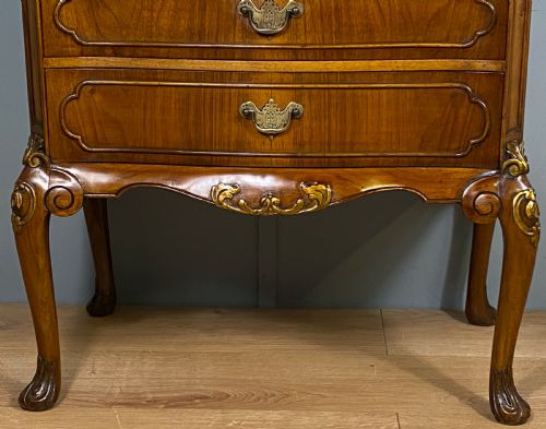 SHAPED WALNUT THREE DRAWER TABLE WARING GILLOW - ADDITIONAL PHOTO 4
