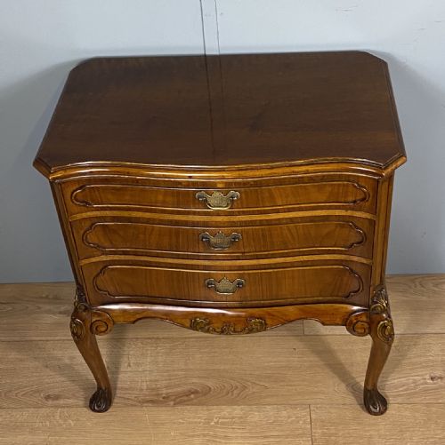 SHAPED WALNUT THREE DRAWER TABLE WARING GILLOW - ADDITIONAL PHOTO 5