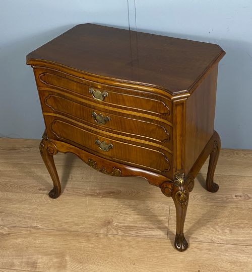 SHAPED WALNUT THREE DRAWER TABLE WARING GILLOW - ADDITIONAL PHOTO 7