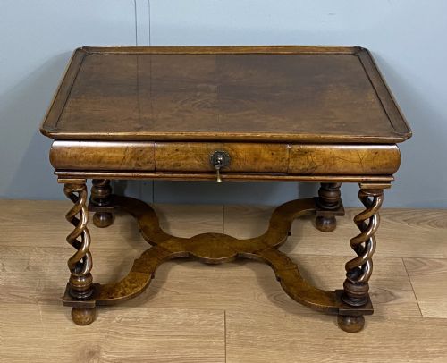 SMALL WALNUT COFFEE TABLE - ADDITIONAL PHOTO 2