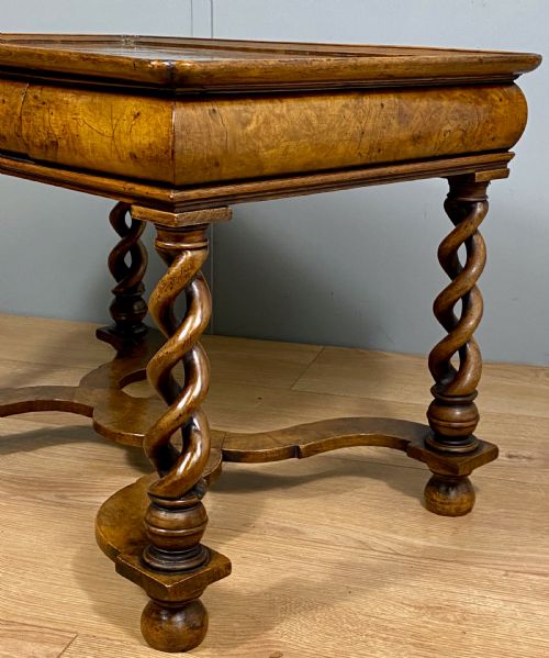 SMALL WALNUT COFFEE TABLE - ADDITIONAL PHOTO 8