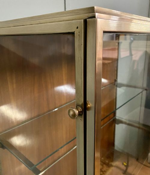 BRASS GLAZED SHOP DISPLAY CABINET ON WOODEN STAND WITH DRAWER - ADDITIONAL PHOTO 3