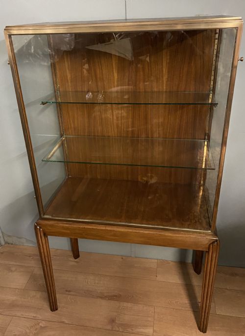 BRASS GLAZED SHOP DISPLAY CABINET ON WOODEN STAND WITH DRAWER - ADDITIONAL PHOTO 4