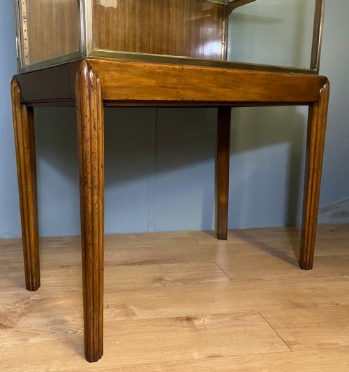BRASS GLAZED SHOP DISPLAY CABINET ON WOODEN STAND WITH DRAWER - ADDITIONAL PHOTO 9