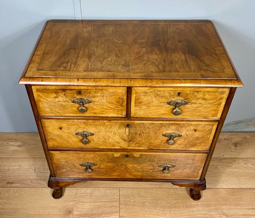 WALNUT CHEST OF DRAWERS - ADDITIONAL PHOTO 3