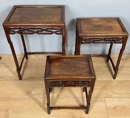 NEST OF THREE ORIENTAL TABLES - ADDITIONAL PHOTO 3