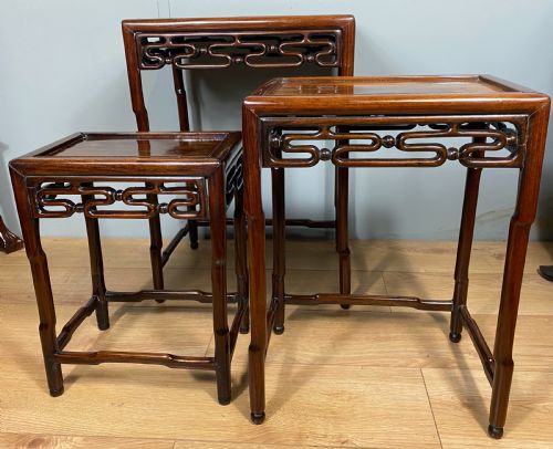 NEST OF THREE ORIENTAL TABLES - ADDITIONAL PHOTO 5