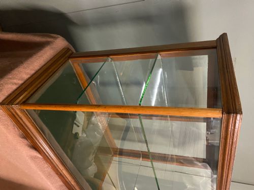SMALL MAHOGANY SHOP DISPLAY CABINET - ADDITIONAL PHOTO 10