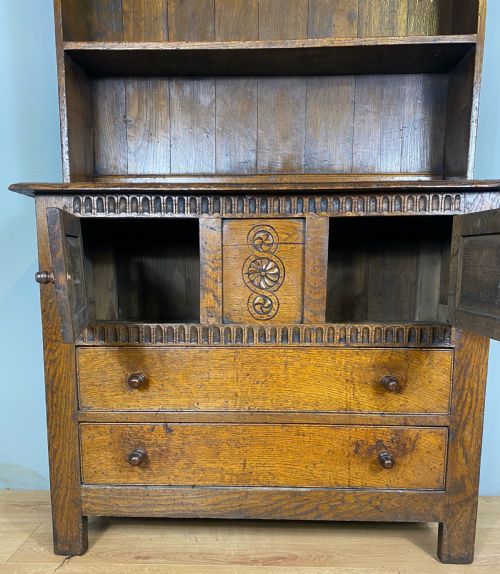 DISTRESSED IPSWICH OAK DRESSER - ADDITIONAL PHOTO 3