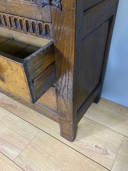 DISTRESSED IPSWICH OAK DRESSER - ADDITIONAL PHOTO 4