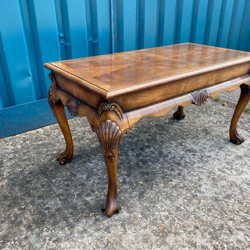 WALNUT COFFEE TABLE - ADDITIONAL PHOTO 2
