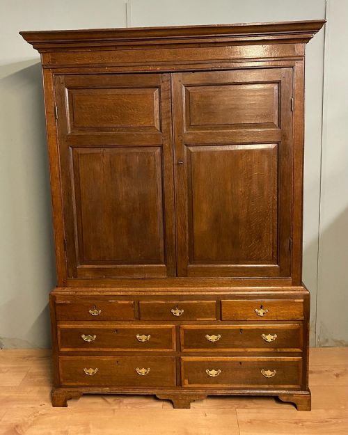 antique oak livery cupboard - CATEGORY: ANTIQUE CUPBOARDS - DATED 18TH CENTURY