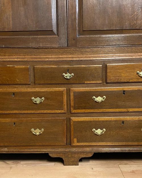 ANTIQUE OAK LIVERY CUPBOARD - ADDITIONAL PHOTO 1
