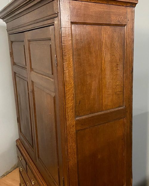 ANTIQUE OAK LIVERY CUPBOARD - ADDITIONAL PHOTO 4