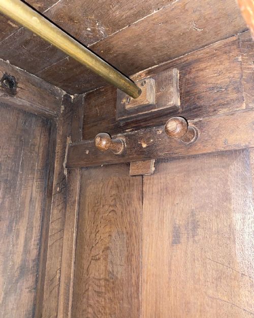 ANTIQUE OAK LIVERY CUPBOARD - ADDITIONAL PHOTO 7