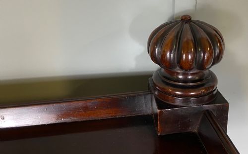 THOMAS WILLSON OF LONDON 19TH CENTURY MAHOGANY BUFFET - ADDITIONAL PHOTO 4