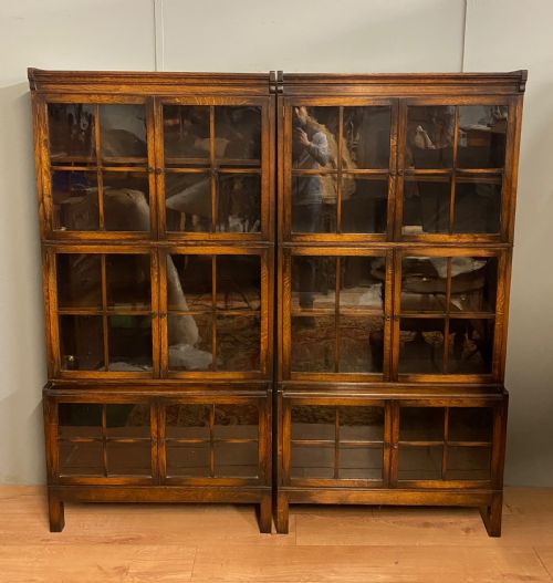 pair of sectional oak bookcases - CATEGORY: ANTIQUE BOOKCASES - DATED 1930