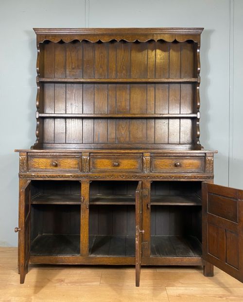 DISTRESSED OAK DRESSER - ADDITIONAL PHOTO 3