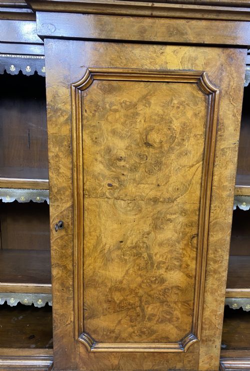 SMALL VICTORIAN WALNUT BOOKCASE - ADDITIONAL PHOTO 8