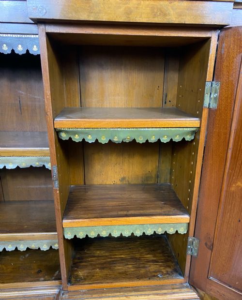SMALL VICTORIAN WALNUT BOOKCASE - ADDITIONAL PHOTO 10
