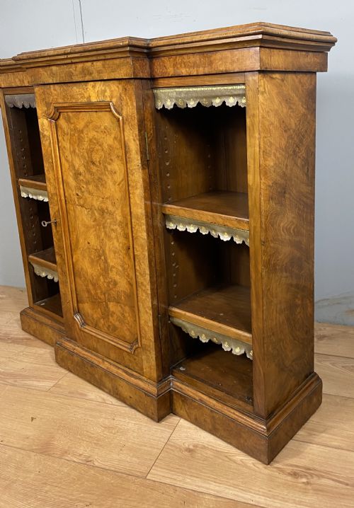 SMALL VICTORIAN WALNUT BOOKCASE - ADDITIONAL PHOTO 11