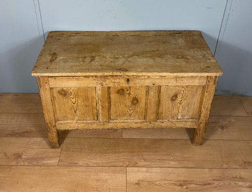 PINE COFFER - ADDITIONAL PHOTO 1