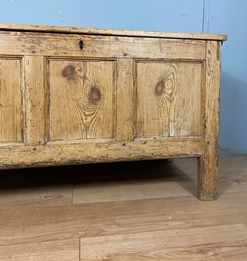 PINE COFFER - ADDITIONAL PHOTO 3