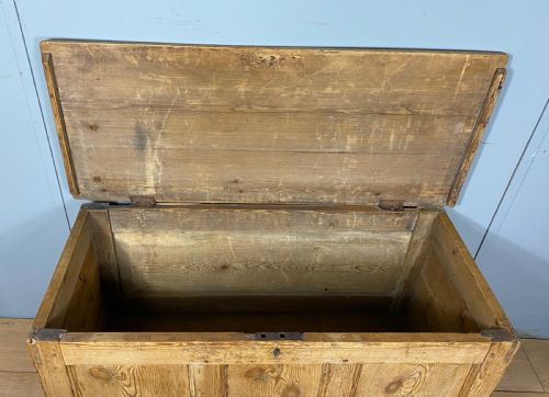 PINE COFFER - ADDITIONAL PHOTO 8