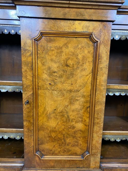 SMALL VICTORIAN WALNUT BOOKCASE - ADDITIONAL PHOTO 3