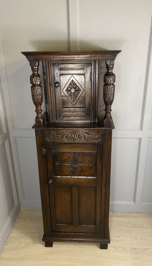 NARROW OAK COURT CUPBOARD - ADDITIONAL PHOTO 2
