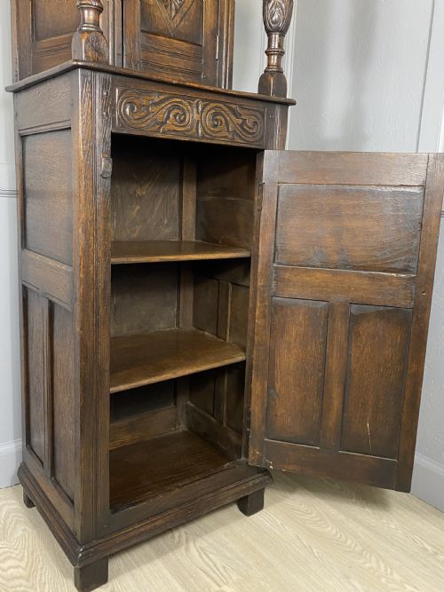 NARROW OAK COURT CUPBOARD - ADDITIONAL PHOTO 3