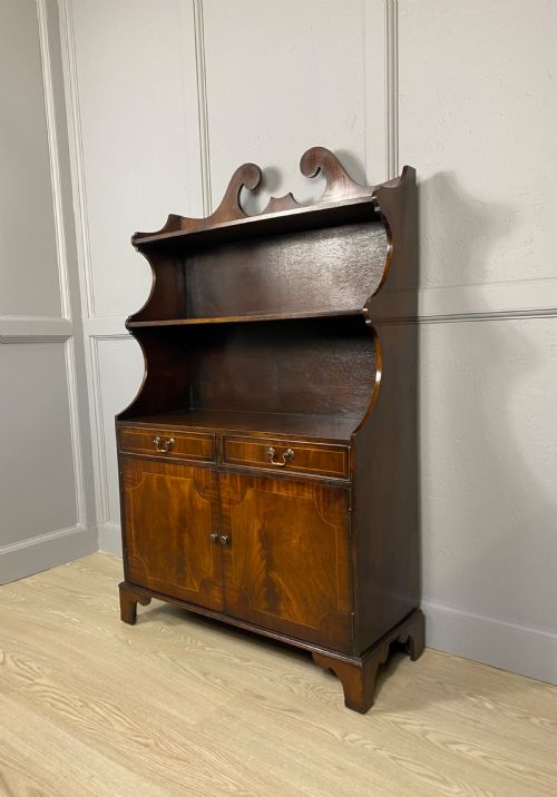 georgian style mahogany open bookcase - CATEGORY: ANTIQUE BOOKCASES - DATED 1920