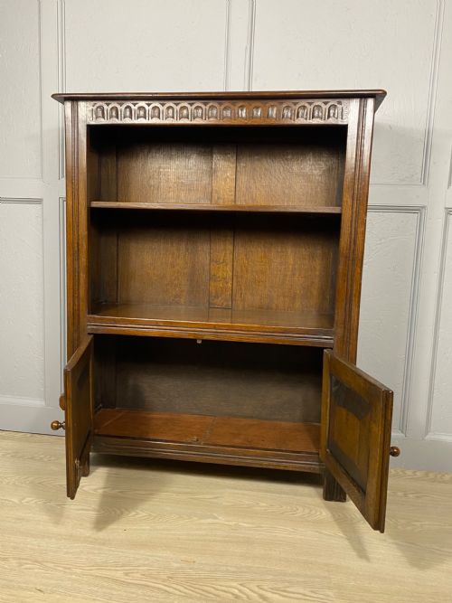 SMALL IPSWICH OAK BOOKCASE - ADDITIONAL PHOTO 1