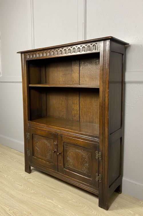 SMALL IPSWICH OAK BOOKCASE - ADDITIONAL PHOTO 2