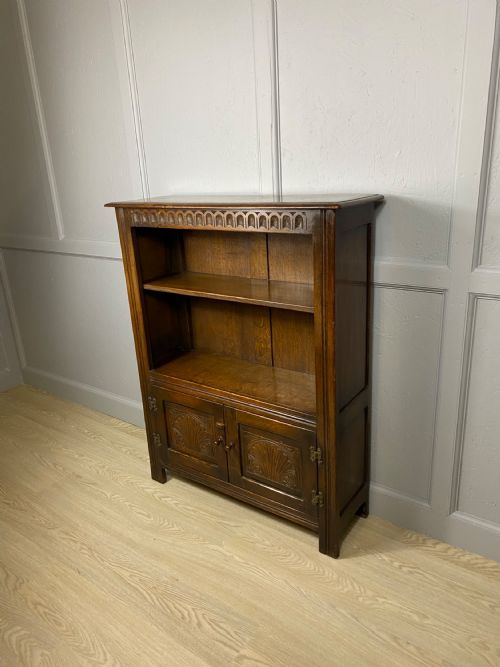 SMALL IPSWICH OAK BOOKCASE - ADDITIONAL PHOTO 3