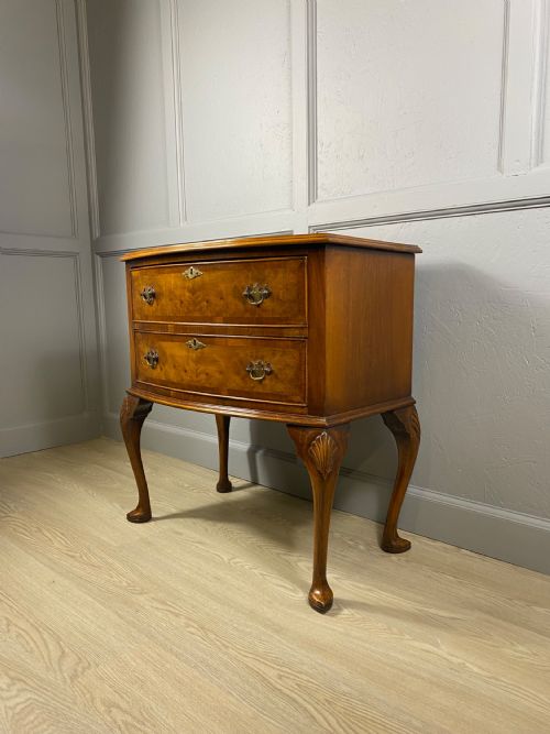 small walnut chest of drawers - CATEGORY: ANTIQUE CHEST OF DRAWERS - DATED 1930